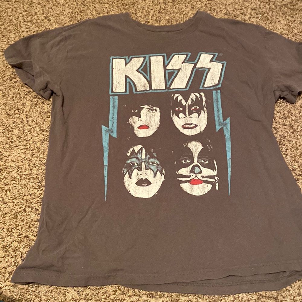 This is a nice shirt comfy and loose fit, it’s from a band.